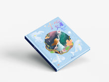 Load image into Gallery viewer, 平裝版 《小心女星》繪本專輯 + 「茵茵向榮」書籤 4 張
